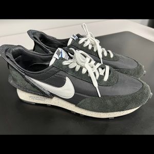 Mens Nike tennis shoes